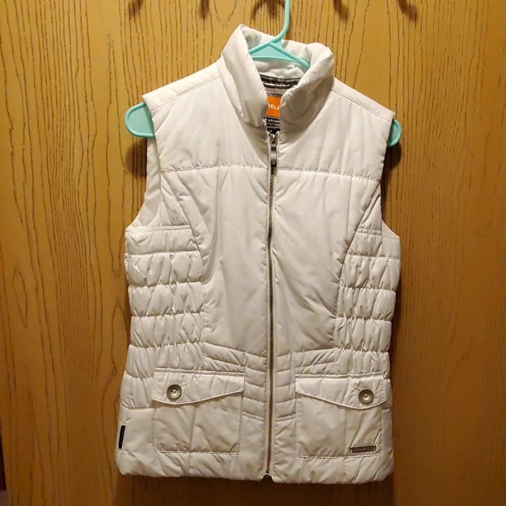 White puffer vest
